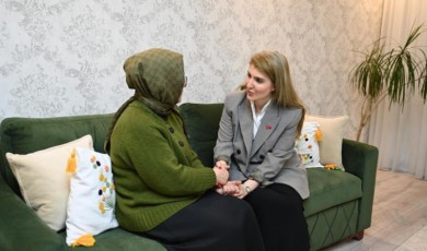 Makam Kibri Nur Öğretmene Çarptı: Milletvekili Ölmeztoprak'tan Anlamlı Ziyaret