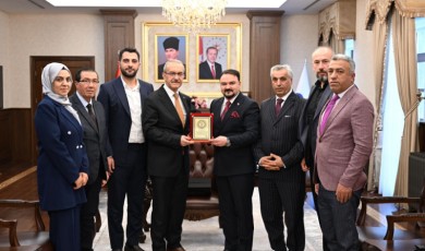 Malatya Vefa Derneği Vali Seddar Yavuz’u Makamında Ziyaret Etti