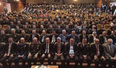 Malatya'da İstiklal Ruhu Yeniden Canlandı: Mehmet Akif Ersoy Dualarla Anıldı