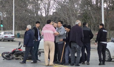 Malatya'da Otomobil İle Motosiklet Çarpıştı: Sürücü Yola Savruldu