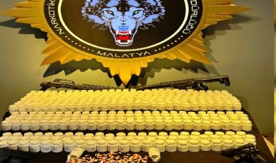 Üç Adrese Eş Zamanlı Baskın: Binlerce Sentetik Ecza Ele Geçirildi