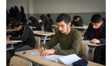 Ücretsiz Eğitim Desteği ve Sınav Ücreti İadesiyle Gençlerin Yolu Açılıyor