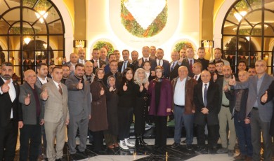 Yeniden Refah Partisi Teşkilatı Ekonomik Tabloyu İftar Sofrasında Eleştirdi