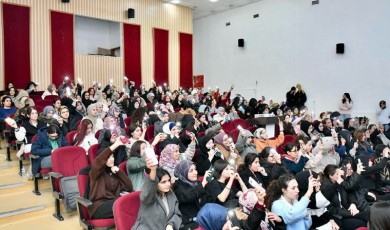 Yeşilyurt Belediyesi Ramazan Bereketini Öğrenci Yurtlarına Taşıdı