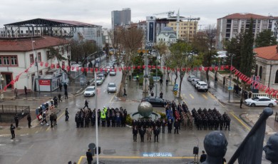 10 Nisan "Namlunun Ucundaki İnsan"