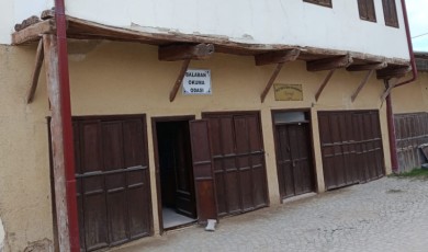 Darende’de Doksan Yıllık Miras Okuma Salonu Oldu: İçerisinde Yok Yok