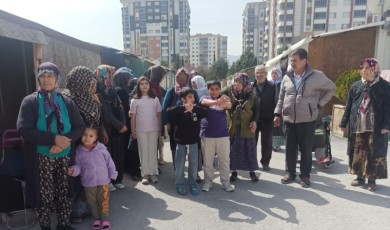 Depremzedenin Tahliye Sınavı: Okul Düzeni Bozulmasın Diye Valiliğin Yolunu Tuttular