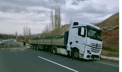 Direksiyon Başında Uyuyakalan Sürücü Trafiği Birbirine Kattı