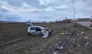Doğanşehir’de Kontrolden Çıkan Otomobil Takla Attı: Anne Ve İki Çocuğu Yaralandı