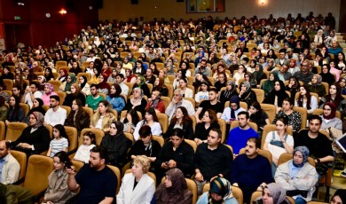 Duyulmayan Çocuklar ve Yorgun Ebeveynler: Yeşilyurt’ta Konferansa Yoğun İlgi