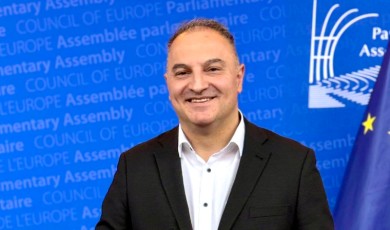 Erdinç Üstündağ Avrupa Merkezli Yeni Düşünce Kuruluşunu Hayata Geçirdi