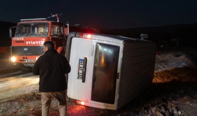 Erkenek Mahallesinde Kontrolden Çıkan Araç Yol Kenarına Savruldu