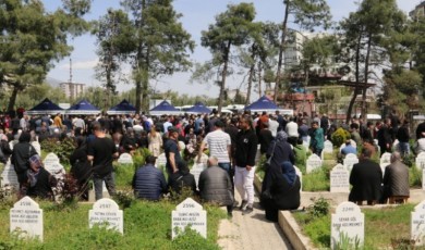 Kahramanmaraş Evlatlarını ve Fedakar Öğretmenini Gözyaşlarıyla Uğurladı