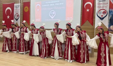 Köklerimizde Buluşuyoruz Projesi Kapsamında Kırgız-Türk Kardeşliği Doğanşehir’de Sahneye Çıktı