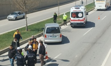 Malatya Çevreyolunda Korkutan Kaza: Otobüsle Çarpışan Otomobil Refüje Savruldu