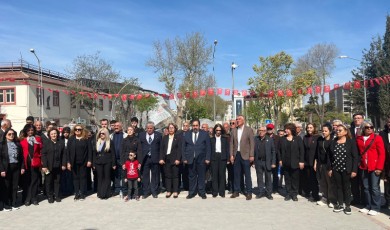 Malatya'da 23 Nisan Kutlamaları: Resmi Törenler ve Etkinliklerle...