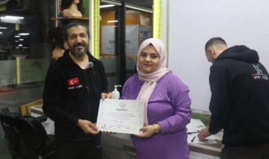 Malatya'da Geleceğin Makasları Sertifikalarını Törenle Teslim Aldı