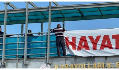 Şişme Yataklar Açıldı, Müzakereci Polisler Devreye Girdi ve İkna Çabası...