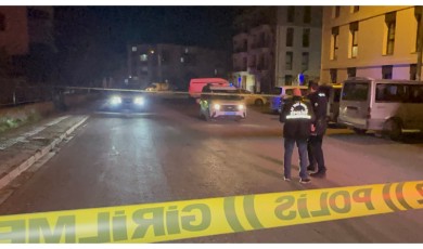 Yeşilyurt'ta Silahlı Saldırı: İş İnsanı Mehmet B. Aracından İndiği Sırada Vuruldu