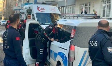 Zaviye Mahallesi'nde Sokak Ortasında Kavga: Baba ve Oğul Bıçakla Yaralandı