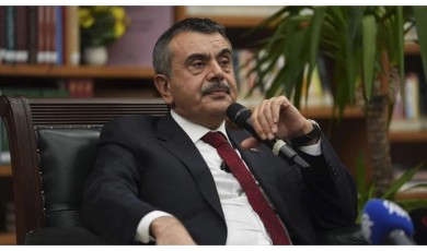 Bakan Yusuf Tekin Müfredatın Yüzde Otuz Beş Hafifletildiğini ve Eski Soruların Bittiğini Söyledi