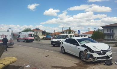 Doğanşehir İlçesinde İki Aracın Çarpıştığı Kazada İki Kişi Yaralandı