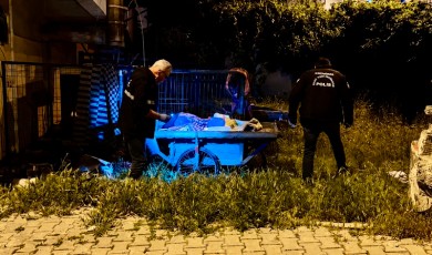 Hızla Girdiği Sokakta Dehşet Saçan Alkollü Sürücüler Kazadan Sonra Kaçtı