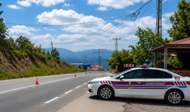 Jandarma Ekipleri Yolcu Otobüslerine Sivil Olarak Binip Sürücü ve Yolcuları Tek Tek İnceledi