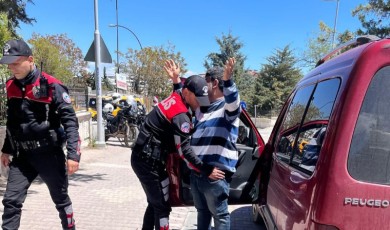 Malatya Mezarlıklarında Sıkı Denetim: Şüpheli Şahıslar Tek Tek Sorgulandı