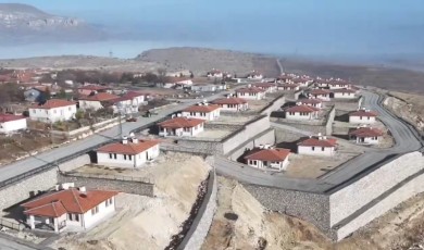 Malatya Valisi Seddar Yavuz Akçadağ ve Arguvan'da Konut Teslim Müjdesini Verdi
