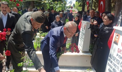 Malatya'da Kurban Bayramı Arifesinde Şehitlikte Duygu Dolu Anlar Yaşandı