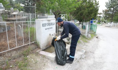 Vatandaşların Huzurlu Bir Bayram Geçirmesi İçin Belediye Ekipleri Sahada