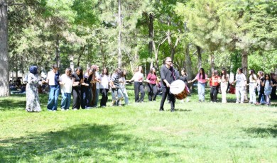 Yeşilyurt Belediyesinden Çocuklara Özel Etkinlik! Yüz Boyama ve Sihirbaz Şovları Beğeni Topladı