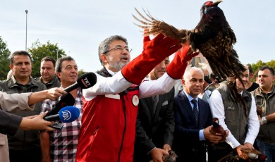 Bakan Yumaklı Açıkladı: Elli Bir Bin Kanatlı Yaban Hayvanı Doğaya Salınıyor