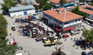 Borçlarımızı Bile Ödeyemeyiz Diyen Arguvanlı Üreticiler İlçe Merkezinde Toplandı