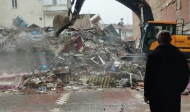 Deprem Yönetmeliğini Bahane Eden Sanık Avukatlarından İlginç Savunma
