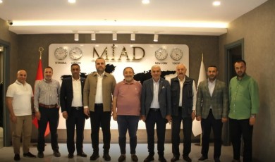 İş İnsanları Derneği Üyeleri Yeni İş Birlikleri ve Dayanışma İçin Buluştu