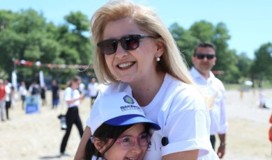 İstanbul'da Malatyalı Eli: Dr Ayşegül Ovalıoğlu Kıyı ve Deniz Dibi Temizliği İçin Sahaya İndi