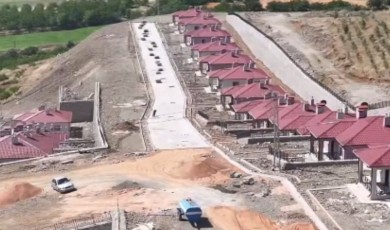 Kale İlçesi Kırsalında Yapımı Tamamlanan Köy Konutları Hak Sahiplerine Teslim Ediliyor