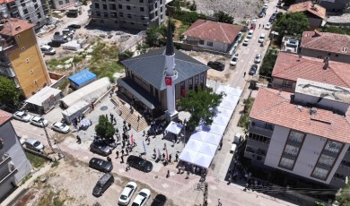 Kent Protokolü ve Vatandaşlar Aynı Noktada Buluştu: Hacı Hüseyin Kölük Camii Törenle İbadete Açıldı