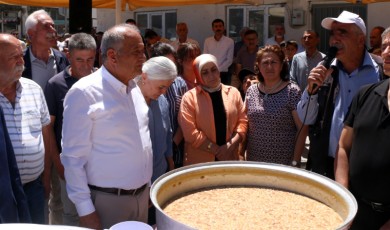 Hekimhan'da Vatandaşların Yoğun Katılım Sağladığı Aşure Etkinliği Düzenlendi
