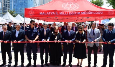 Malatya'da Binlerce Kursiyerin Göz Nuru Eserleri Muazzam Bir Şenlikle Görücüye Çıktı