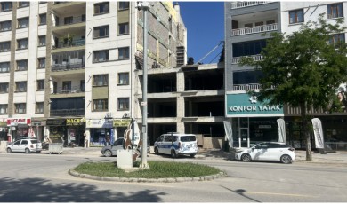 Malatya'da İskeleden Düşen İnşaat İşçisi Hastaneye Kaldırıldı