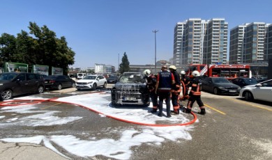 MalatyaPark Otoparkında Aynı Gün LPG Taktırılan Araç Alevlere Teslim Oldu
