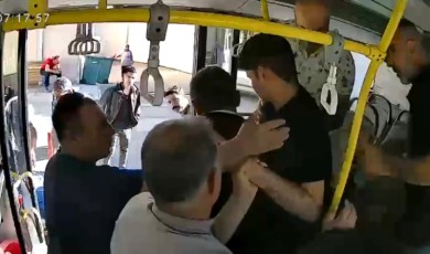 Sefer Halindeki Otobüste Yolcu Fenalaştı: Güzergahını Değiştiren Şoför Zamana Karşı Yarıştı