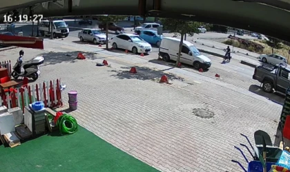 Yaya Geçidinde Bisikletliye Yol Veren Sürücü Facianın Eşiğinden Döndü
