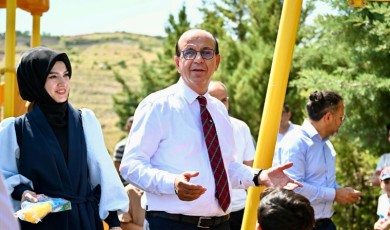 Yeşilyurt Belediyesi Deprem Bölgesinde Kendi Enerjisini Üreten Çevreci Parkı Hizmete Açtı
