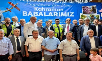 Yeşilyurt Belediyesinin Düzenlediği Babalar Günü Programında Duygu Dolu Anlar Yaşandı