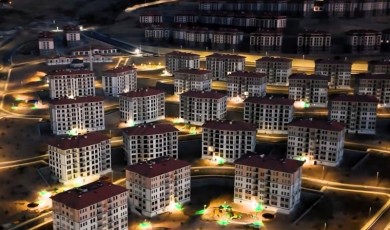 Çamurlu Mahallesindeki Akoğuz Konutlarında Hak Sahipleri Yeni Evlerinin Anahtarlarına Kavuşuyor