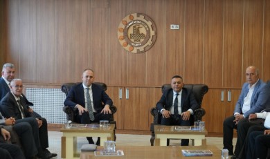 Ege İstanbul ve Güneydoğu İhracatçı Birlikleri Malatya'da Buluştu! Gündem Kayısının Dünya Markası Olma Yolculuğu